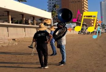 Esta es la canción que más piden los turistas a las bandas en las playas de Mazatlán 