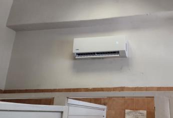 Baños VIP en el Centro Cultural de Topolobampo; ya tienen minisplit por el calor