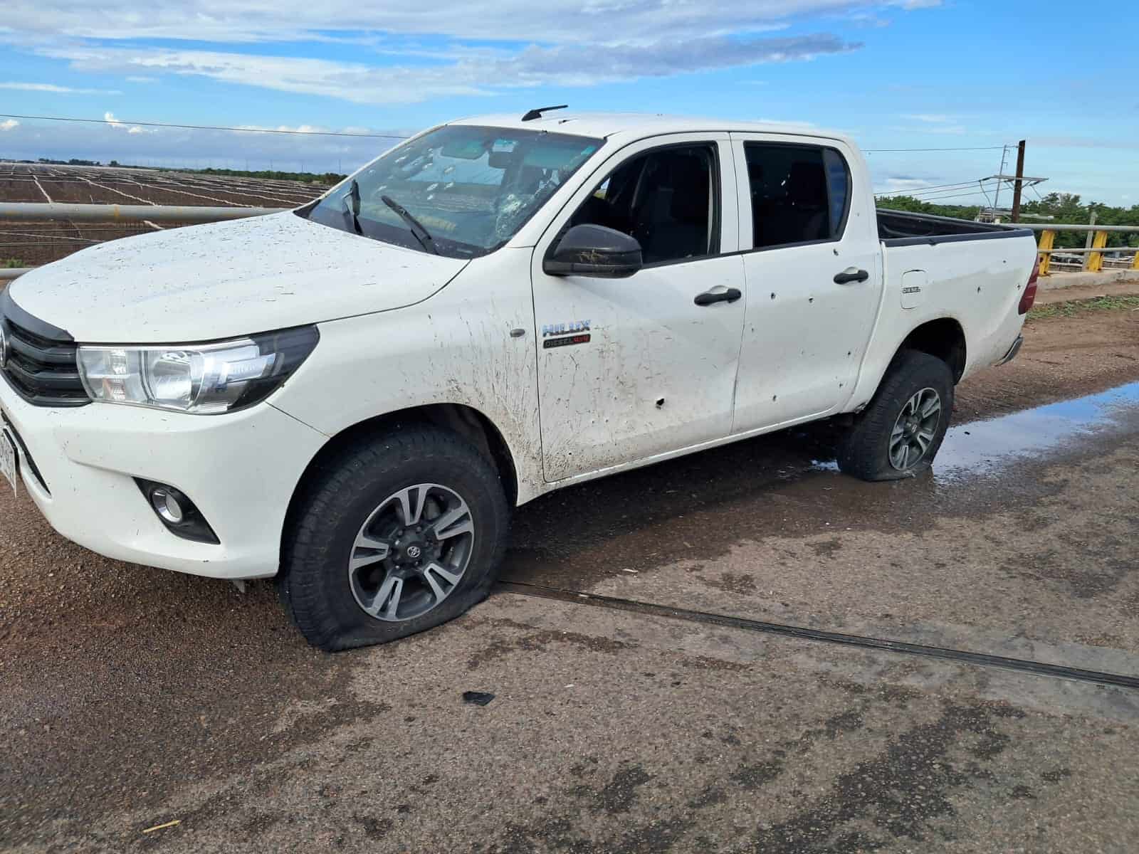 Localizan una camioneta baleada en el puente Santa Martha en Costa Rica, Culiacán