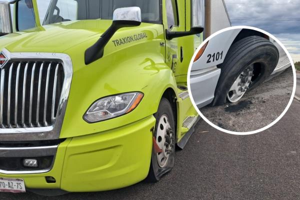 Bloquean la carretera a Eldorado en El Quemadito con tráileres afectados por "ponchallantas"