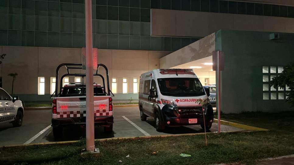 Tras enfrentamiento cadáver dura más de 10 horas en una ambulancia en hospital de Culiacán
