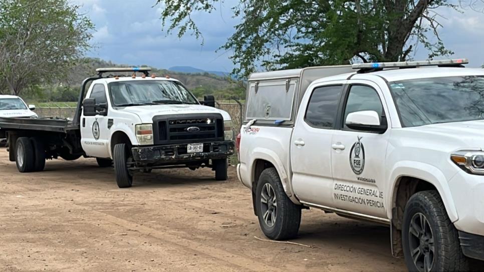 Encuentran dos ejecutados en una Jepp Rubicón en el Pozo de la sindicatura de Imala, Culiacán Encuentran dos ejecutados en una Jepp Rubicón en el Pozo de la sindicatura de Imala, Culiacán