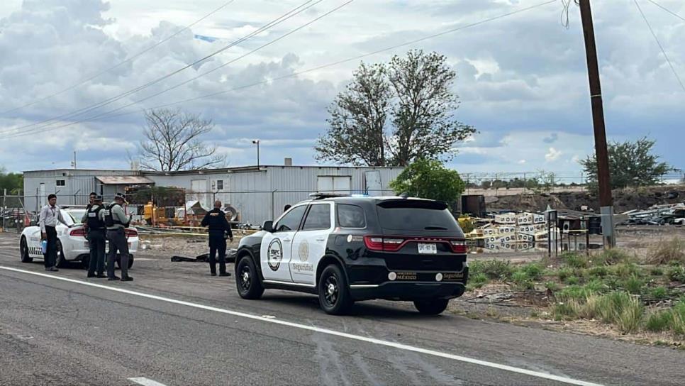 Arrojan cuerpo sobre la autopista Benito Juárez en la zona de San Blas, Navolato Arrojan cuerpo sobre la autopista Benito Juárez en la zona de San Blas, Navolato