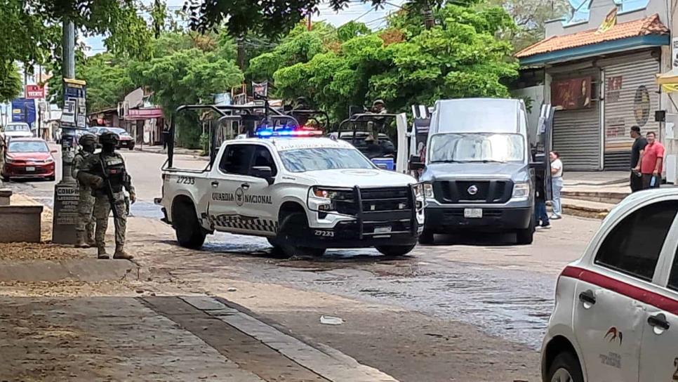 Balacera en la 10 de Mayo de Culiacán deja un menor herido de bala y carros dañados Balacera en la 10 de Mayo de Culiacán deja un menor herido de bala y carros dañados