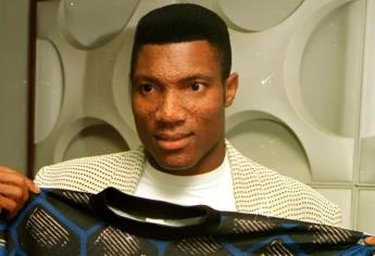 Fallece Peter Rufai, el príncipe que cambió la realeza por las canchas de futbol