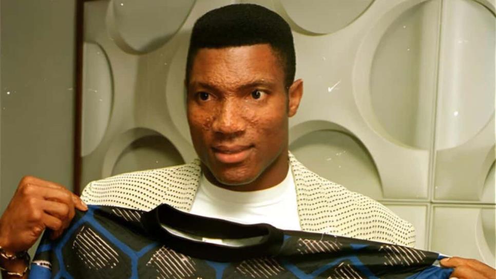 Fallece Peter Rufai, el príncipe que cambió la realeza por las canchas de futbol Fallece Peter Rufai, el príncipe que cambió la realeza por las canchas de futbol