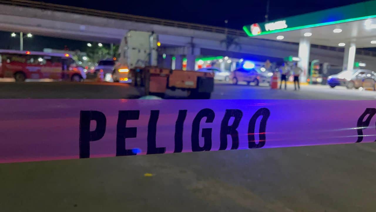 Luego de los trabajos periciales, se ordenó que una funeraria de guardia levantara el cuerpo del occiso para llevarse al Servicio Médico Forense, donde podrá ser reclamando por sus familiares