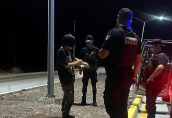 Policías de Ahome rescatan a adolescente con depresión en Los Mochis; Quería que lo atropellaran