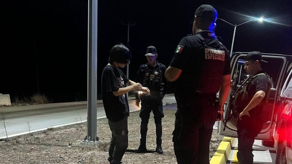 Policías de Ahome rescatan a adolescente con depresión en Los Mochis; Quería que lo atropellaran Policías de Ahome rescatan a adolescente con depresión en Los Mochis; Quería que lo atropellaran