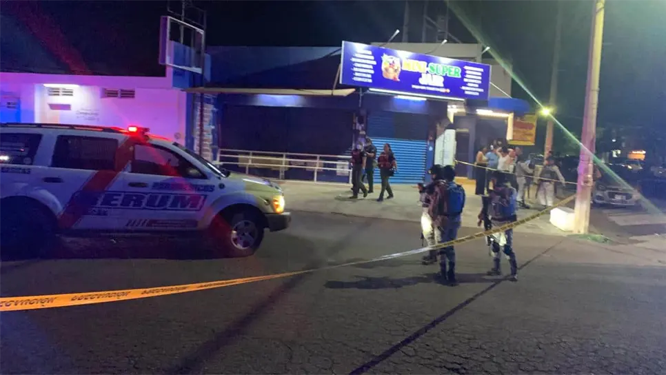 La víctima quedó tendida en la calle. (FOTO: Luis Ramírez).
