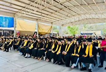 Si estudias una de estas 5 carreras en México puedes ganar hasta 90 mil pesos al mes, según la IA