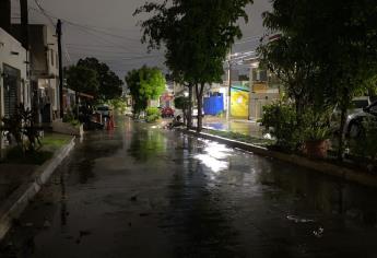 Noche de sábado lluviosa y fresca en Mazatlán; se espera más precipitaciones la mañana del domingo