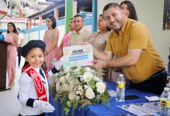 Alcalde de Badiraguato asiste a ceremonia de clausura de preescolares; refrenda su compromiso con la niñez