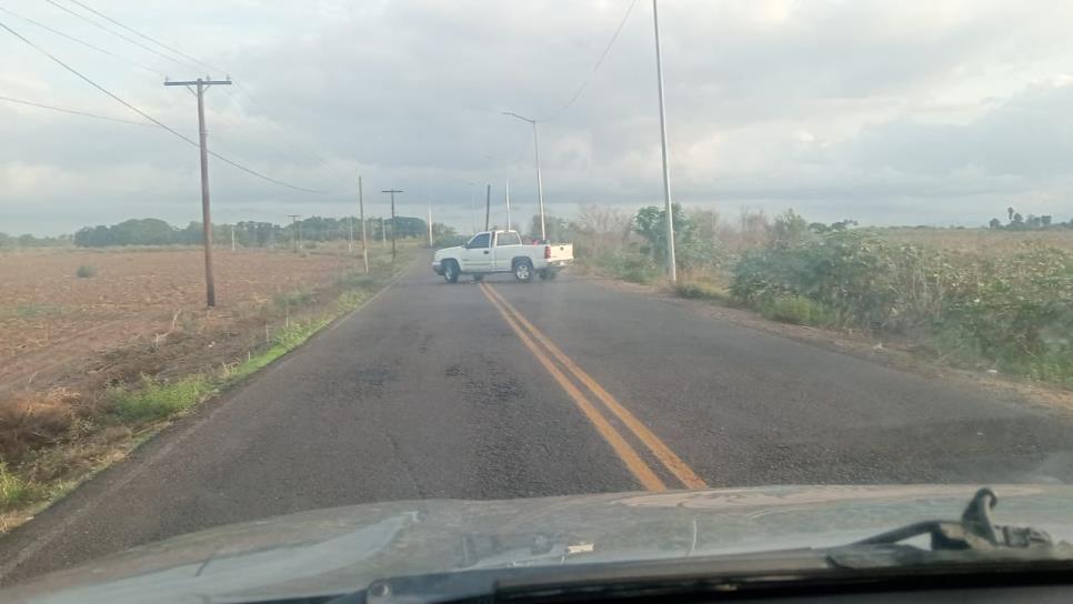 Se registran bloqueos en Navolato tras enfrentamiento de civiles armados Se registran bloqueos en Navolato tras enfrentamiento de civiles armados
