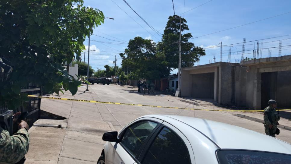 Dos sujetos en una motocicleta matan a un hombre en la Lázaro Cárdenas, Culiacán Dos sujetos en una motocicleta matan a un hombre en la Lázaro Cárdenas, Culiacán