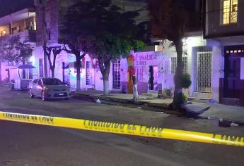 Atacan a balazos local de banda sinaloense en Culiacán