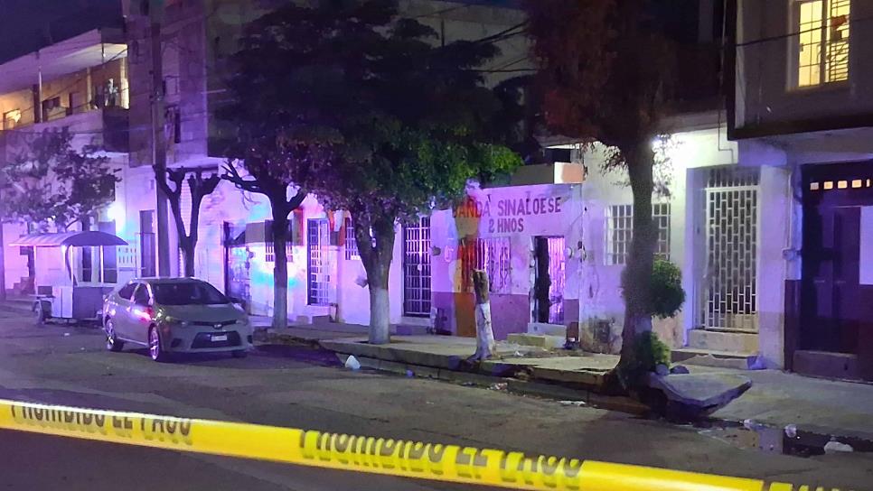 Atacan a balazos local de banda sinaloense en Culiacán Atacan a balazos local de banda sinaloense en Culiacán