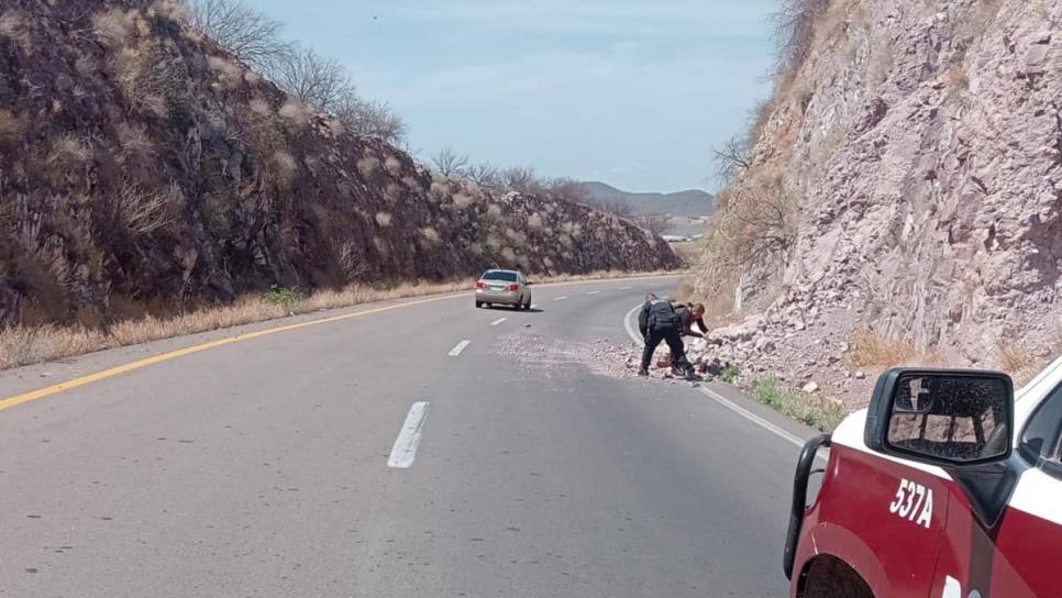 Reportaron derrumbe en los cerros de Barobampo; eran sólo unas paladas de tierra Reportaron derrumbe en los cerros de Barobampo; eran sólo unas paladas de tierra