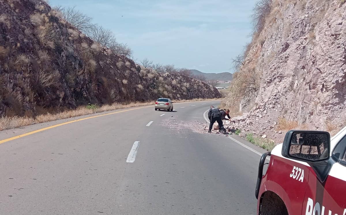 FOTO: Reportaron derrumbe en los cerros de Barobampo; eran sólo unas paladas de tierra
