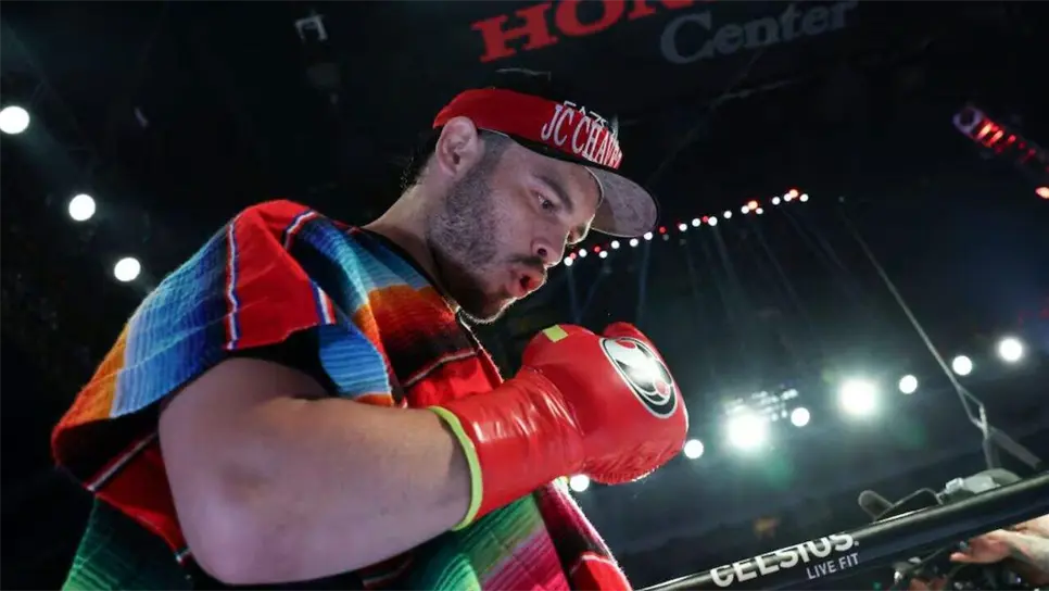 El DHS explicó que Chávez Jr. fue detenido con fines de expulsión expedita a México, donde tiene una orden de aprehensión desde hace varios años por delincuencia organizada y tráfico de armas