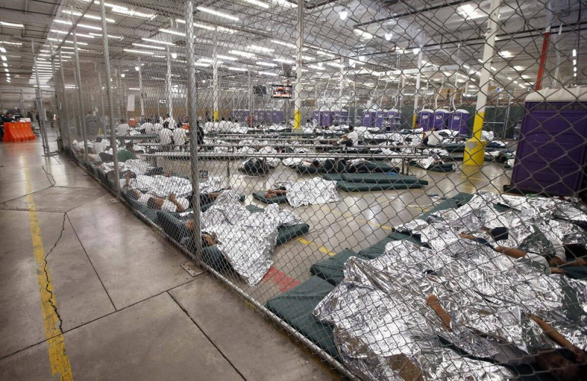 Denuncian condiciones inhumanas en centro de detención Alligator Alcatraz