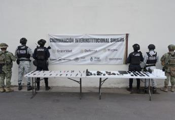 Un cuerno de chivo, dos M4 y una pistola aseguran en el penal de Culiacán