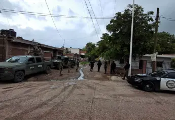 En persecución, militares aseguran una camioneta  con armas de fuego en Culiacán