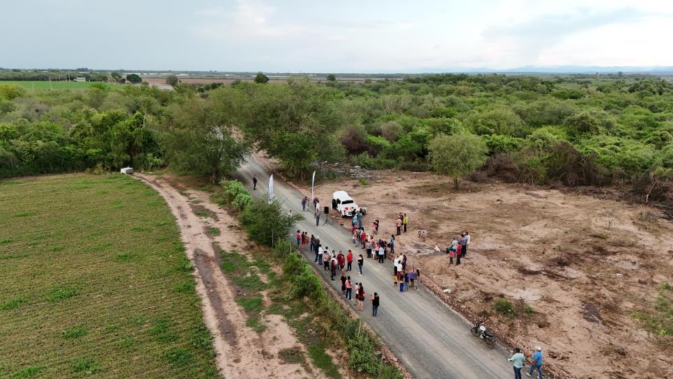 Alcalde Gildardo Leyva entrega camino rehabilitado Las Estacas–Tehueco Alcalde Gildardo Leyva entrega camino rehabilitado Las Estacas–Tehueco