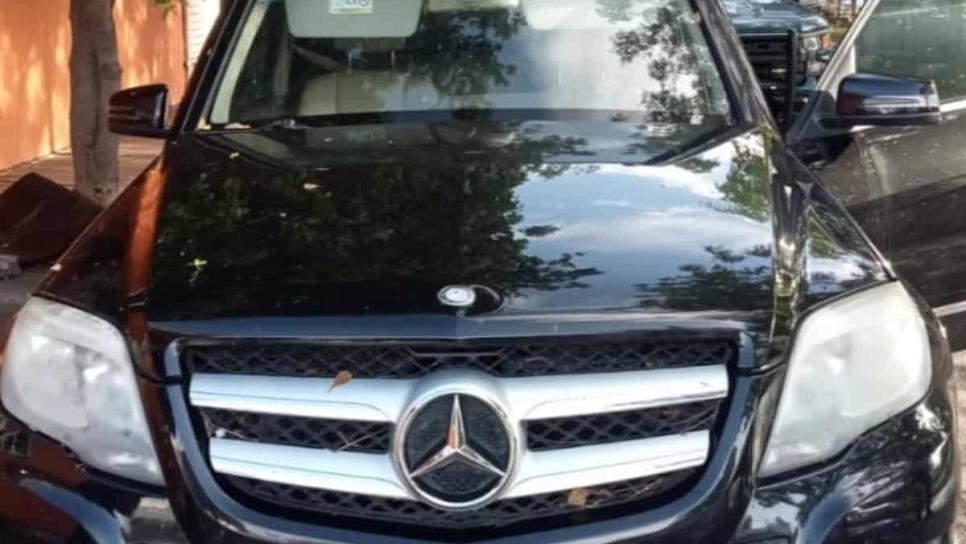 Una camioneta de lujo fue recuperada en la colonia Villa Verde del sector Barrancos en Culiacán Una camioneta de lujo fue recuperada en la colonia Villa Verde del sector Barrancos en Culiacán