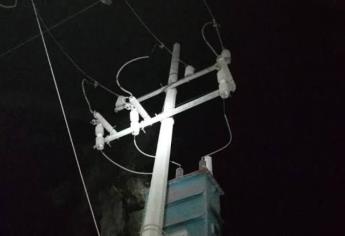 Postes incendiados y transformadores dañados, saldo de tormenta eléctrica en Ahome: PC
