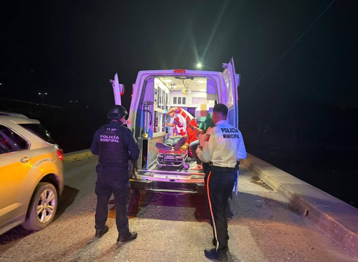 Muere hombre tras chocar en su moto con un vehículo estacionado en Guasave