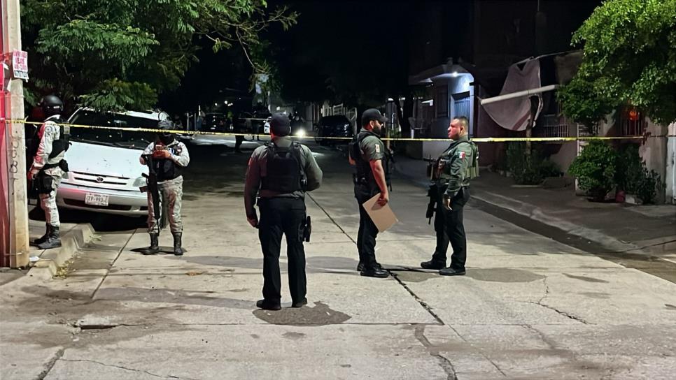 Ejecutan a un joven motociclista en la colonia Rosario Uzarraga en Culiacán Ejecutan a un joven motociclista en la colonia Rosario Uzarraga en Culiacán