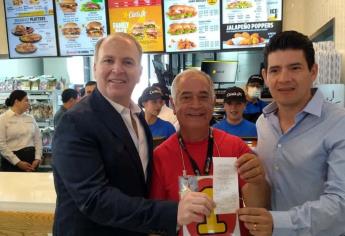 Inauguran Carls Jr. en Durango en y la gente acampa un día antes | VIDEO