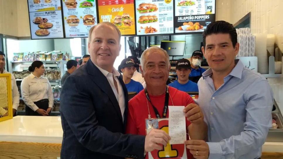 Inauguran Carls Jr. en Durango en y la gente acampa un día antes | VIDEO Inauguran Carls Jr. en Durango en y la gente acampa un día antes | VIDEO