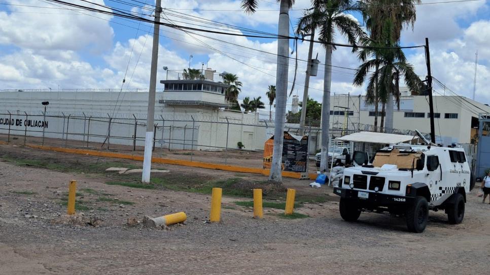 Esculcan y realizan operativos en el Penal de Aguaruto de Culiacán Esculcan y realizan operativos en el Penal de Aguaruto de Culiacán