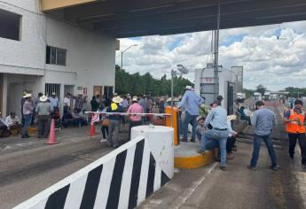 Campesinos toman caseta de Alhuey para exigir pagos y políticas públicas al campo