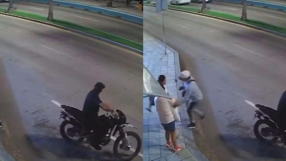 Hombres en motocicleta asaltan a dos mujeres en pleno malecón de Mazatlán Hombres en motocicleta asaltan a dos mujeres en pleno malecón de Mazatlán