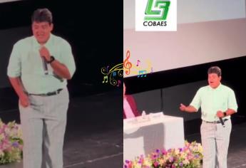 Alumno de Cobaes sorprende con su hermosa voz en ceremonia de talentos en Sinaloa | VIDEO