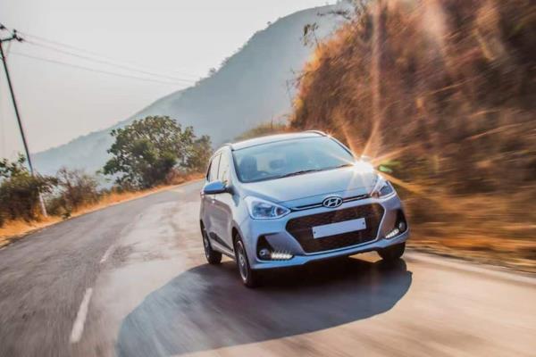¿Por qué dejar el motor de tu auto encendido después de un largo viaje?