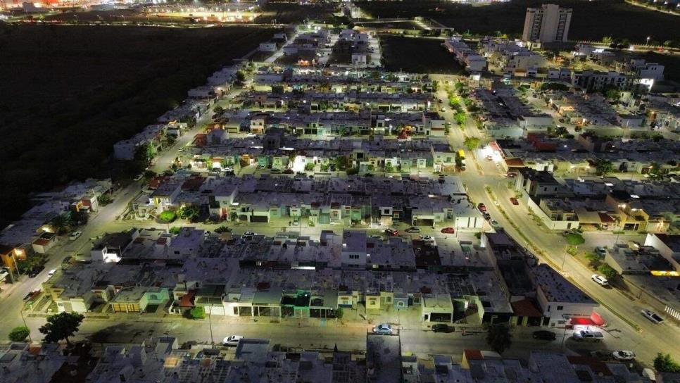 Con más de 3 mil nuevas lámparas instaladas avanza el "Mazatlán Brilla": Estrella Palacios Con más de 3 mil nuevas lámparas instaladas avanza el "Mazatlán Brilla": Estrella Palacios