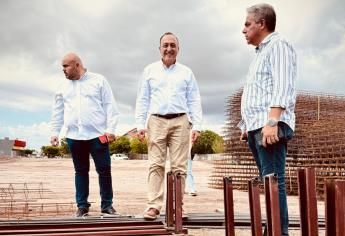 Viviendas del Bienestar avanzan en Ahome; Antonio Menéndez supervisa la construcción