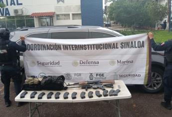 Armas, municiones y un vehículo son asegurados durante un recorrido en el sector Country Tres Ríos en Culiacán