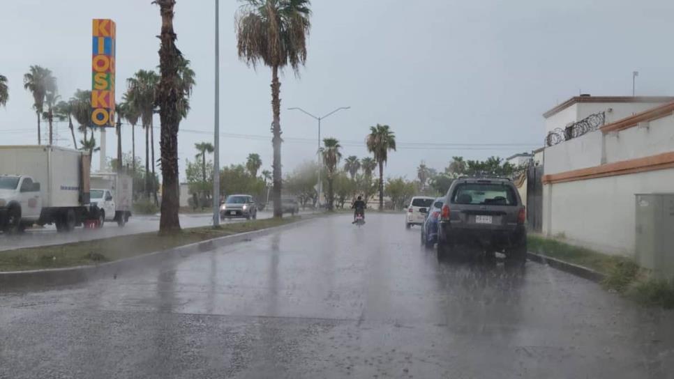 Fuerte lluvia azota Los Mochis la mañana de este lunes Fuerte lluvia azota Los Mochis la mañana de este lunes