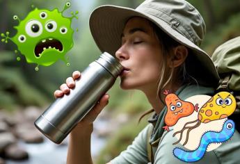 Por esta razón no debes tomar agua del termo que no haz lavado en días
