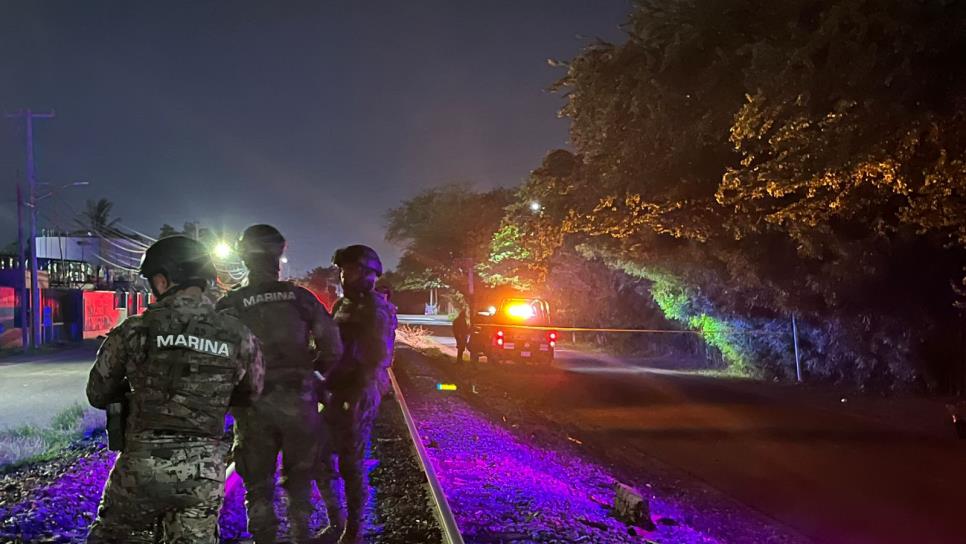 Localizan un ejecutado amarrado de pies y manos en las vías del tren en Infonavit Las Flores, Culiacán Localizan un ejecutado amarrado de pies y manos en las vías del tren en Infonavit Las Flores, Culiacán