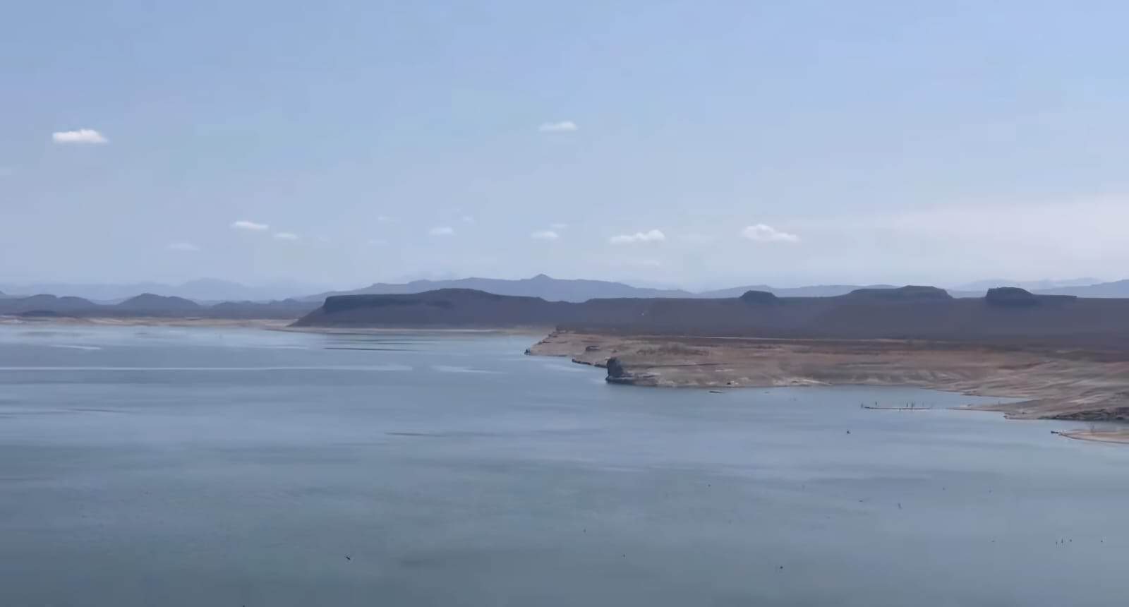 A pesar de las recientes aportaciones, la presa continúa en un nivel muy bajo de almacenamiento. (FOTO: Osmar Zavala).