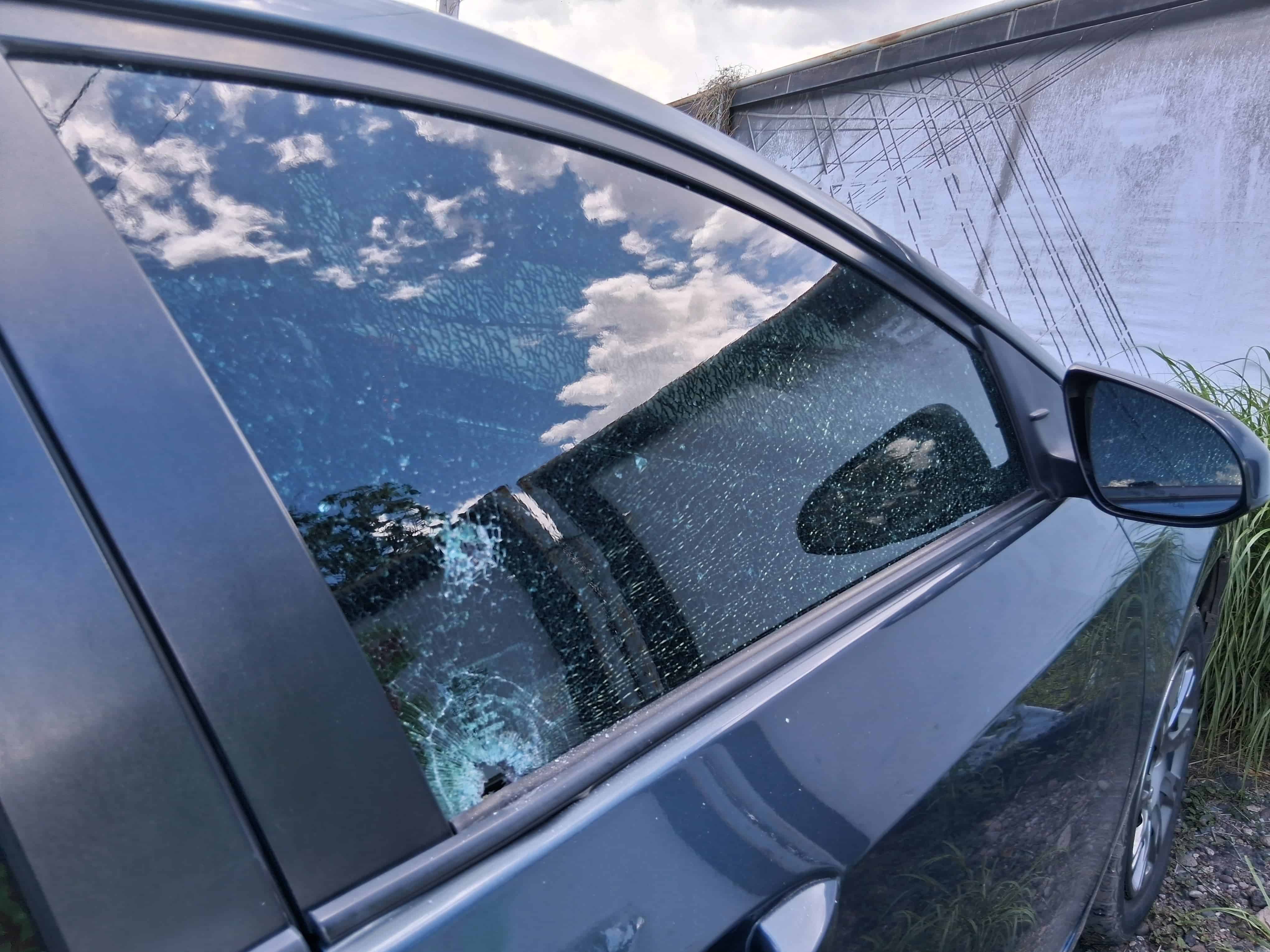 El afectado precisó que al sentir las balas cerca de su cuerpo, comenzó a correr hasta meterse a las instalaciones de la SEPyC, posteriormente se aventó al suelo para ponerse a salvo