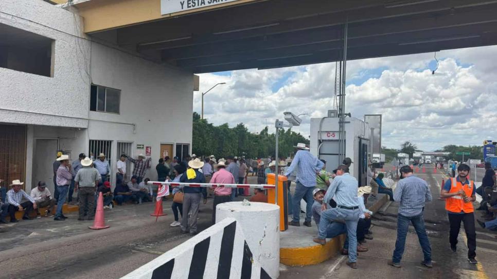 Productores de Sinaloa buscan tomar el Palacio de Gobierno y bloquear carreteras