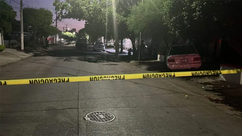 Los peritos de la Fiscalía se hicieron cargo de los hechos para después retirarse del lugar