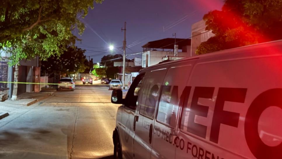 Hallan asesinado con arma blanca a hombre en la Col. Guadalupe Victoria en Culiacán